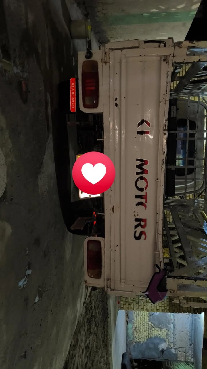 تحيه طيبه 
للبيع كيا فورن
تير موديل 2002 السيارة حلوه ونضيفه باتري جديد تخم تاير جديد حداديه مكينه وكير خير من الله سياره حلوه ونضيفه احله من الصورة كهربائية كلها شغاله سياره حلوه ماناقصه شي رقمه بغداد إنكليزي سنويه لل26 شهر 10 مكانه ديوانيه قضاء الدغاره 
السعر 84ووبيه مجال 
***********
***********
