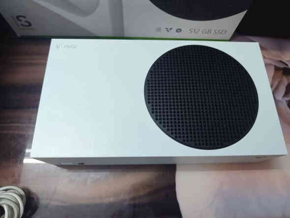 سلام عليكم شباب 
جهاز اكس بوكس اس سيريس للبيع انتاج 2022
 حيل نضيف ومرتب كامل الملحقات الاصليه كيبل
 كهرباء كيبلhd  وي الجهاز يدات اثنين يدته  الاصليه 
مع جويستك ثاني كيم سير ام الواير 3م كير مغناطيسي
جهاز حيل نظيف ولا شخط بيه 
هارد الجهاز 512ssd 
لامفتوح ولا مصلح ولامبند  ومصور لكاته على وضع الشركه  وتصفح اون لاين مثبت بالمنشور يعني جهاز مامبند  واليده مابيه اي عطل ولادرفت كلش نضيفه
والملحقات نظاف كلش يدتين اون لاين مع 
كارتونه موجوده 
جهاز مليان اللعاب منزلات وجاهزات اخر تحديث والجهاز اخر تحديث كبل شد واللعب 
جهاز كله على وضع الشركه جهاز ابد مامتعوب باللعب والتصفح طلقه 
بي حساب مشترك 
بيه كومه اللعاب امنزلات الك كبل شد واللعب
بيه كرة قدم  تعليق عربي 
بيس 26 بيه حساب كرة قدم بيس 26كلش قوي مليان لواعيب اقوياء روح نافس بيه اون لاين 
مكاني بالحله 
سعره ب330

***********
