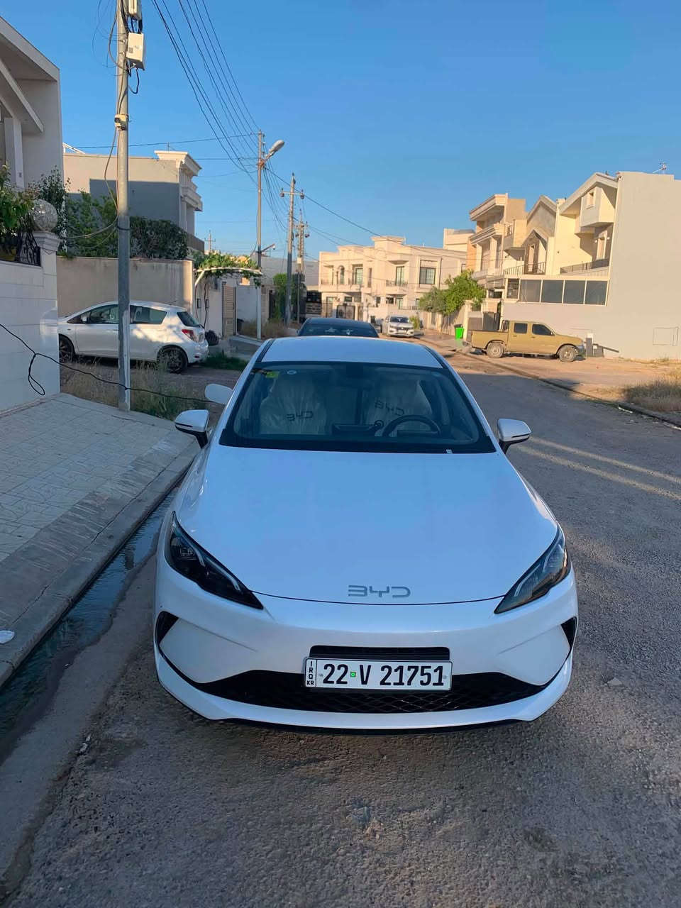 السلام عليكوم 👋

BYD SEAL 05

الموديل : 2025

اللون : ابيض 

السعر : 136$$

المسافة المقطوعة : 12000 KM

حجم المحرك : 4 سلندر ( 1،5L )

محرك هجين ( بانزين - هايبرد - كهرباء )

نسخة DM-i

سيارة مرقيم اربيل 

المواصفات : 

بصمة - كارت 

بصمة تغشيل عن بعد

بصمة باب

ويل كب كروم اسود

لايت زينون

اشارات ليد

اشارات مري

شاشة لمس

كشنات جلد لون ابيض

كير شكل جديد ( شخاطة )

هاند بريك اوتوماتيك

كاميرا خلفية

حساسات خلفية

وبقية المواصفات المعروفة 

سعرة 136 $ بي مجال 

العنوان : 

اربيل 

للاستفسار والاتصال على الارقام التالية :

*********** ☎️ أربيل, العراق
