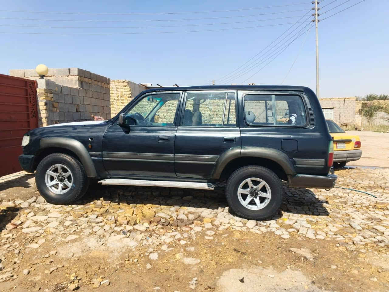 سلام عليكم مرخصة الادمن لاندكروز تيوتا جيب موديل94 مكينه وكيراوتو بلاد  مكفوله كفاله عامه من اظربه وتبديل بس بيها تكحيل صبغ فقط بيع سعر38 بيها مجال تحويل مباشر راعيها يمي مكاني واسط الكوت ***********
*********** مراوس حسب القناعه
