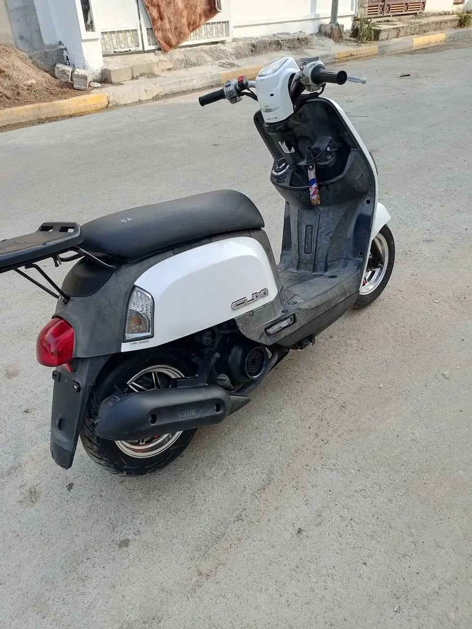 سلام عليكم بوليس مراوس بيرانيه حسب التفاق مكينه مامفتوحه كامله دراجه حلوه مانقصه شي لعنده مراوس بيرانيه يجي خاص وهاذه رقم راعيه ***********
