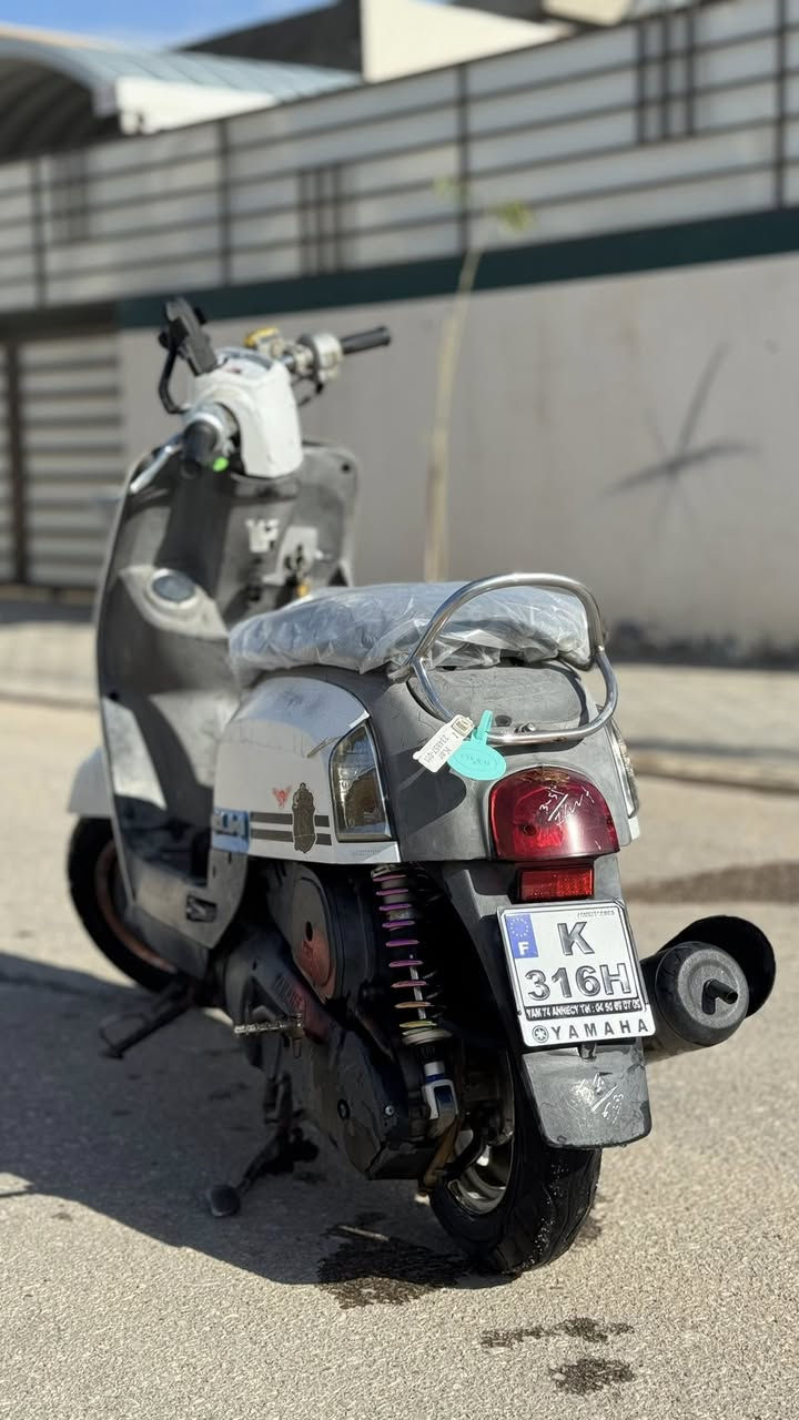 بوليس حاويه ما عايزه اي شي كله جاهزه برغي ما مفتوح بيه مكان نجف ويله او تايرع الكدام موجود سعر 900 بيه مجال  هذه رقمي ***********
