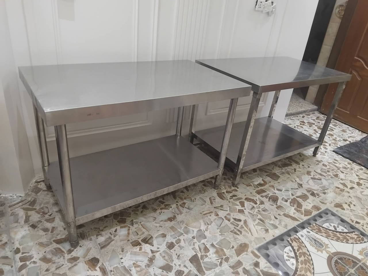 سلام عليكم من رخصة الادمن المحترام عندي ميوزة عدد 2 سل ستيل التركي الأصلي قياس 120x85x70 للبيع اثنينهم ب 300 الف العنوان بغداد الكرخ للستفسار اتصل *********** بي واتساب
