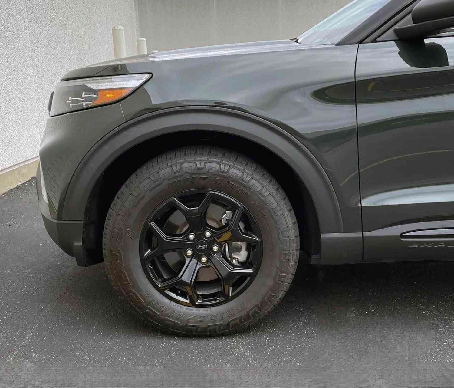 𝟐𝟎𝟐𝟑 𝐅𝐎𝐑𝐃 𝐄𝐗𝐏𝐋𝐎𝐑𝐄𝐑-𝐓𝐈𝐌𝐁𝐄𝐑𝐋𝐈𝐍𝐄

‎فورد اكسبلور (TIMBERLINE) موديل : 2023
‎عدد المقاعد ( 7.راكب )
‎عداد المسافة : ٤١ الف
‎حجم المحرك : 2.3L TURBO ( 4,سلندر )
‎ ( بجم وخلفي كبس )
‎ ( مكفول دعامية لدعامية بشرط )
( فقط  جاملغ +بونيت صبغ و بدون ارباكات )
(ارباك هەموو بیلادە نەتەقیوە)
‎ژمارە كاتی نەشكاوە (۳مانگی لەگەڵە)
‎المواصفات : 𝐓𝐈𝐌𝐁𝐄𝐑𝐋𝐈𝐍𝐄
‎فـــول فـــول مـــواصفـــات 1/1
‎دفع رباعي : 𝟒𝐖𝐃
‎فتحة سقف بانورما
‎كيج الكتروني
‎بصمة ابواب
‎بصمة تشغيل
‎تشغيل عن بعد ,𝐑𝐄𝐌𝐎𝐓𝐄 𝐒𝐓𝐀𝐑𝐓
‎سيتم سماعات ,𝐁𝐀𝐍𝐆&𝐎𝐋𝐔𝐅𝐒𝐄𝐍
‎شاشة دشبول ديجيتال
‎شاحن هاتف لاسلكي 
‎كاميرة °360 
‎كاميرة امامي
‎كاميرة جانبي
‎كاميرة خلفي
‎كير ماوس 
‎هاند بريك بصمة
‎اوتو هولد (𝐀𝐔𝐓𝐎 𝐇𝐎𝐋𝐃)
‎اوتو ستارات (𝐀𝐔𝐓𝐎 𝐒𝐓𝐀𝐑𝐃)
‎اوتو ستوب (𝐀𝐔𝐓𝐎 𝐒𝐓𝐎𝐏)
‎رادار امامي (تحديد مسار)
‎رادار جانبي  (نقاط عمياء)
‎رادار خلفي (التحذير من الاصطدام)
‎حساسات °360
‎حساسات امامي 
‎حساسات جانبي
‎حساسات خلفي
‎نظام (𝐄𝐂𝐎)
‎نظام (𝐍𝐎𝐑𝐌𝐀𝐋)
‎نظام (𝐒𝐏𝐎𝐑𝐓)
‎نظام (𝐓𝐎𝐖/𝐇𝐀𝐔𝐋)
‎نظام (𝐒𝐋𝐈𝐏𝐏𝐄𝐑𝐘)
‎تحكمات استيرن
‎استيرن هيتر 
‎كشنات جلد
‎كشنات كهربائي 
‎كشنات هيتر 
‎صندوق شفط كهربائي 
‎لايتات ليـــ𝐋𝐄𝐃ـــد وعدسة زينون بلادي
‎بلوجكترات ليـــ𝐋𝐄𝐃ـــد بلادي
‎بكلايتات ليـــ𝐋𝐄𝐃ـــد بلادي
‎ويــــل كــــروم 
رقم شاصي : 1FMSK8JH7PGA13282
‎تفاصيل اكثر الاتصال على ارقام التالية
☎️***********
☎️***********
٢٦٨$
‎عنوان📍 رانيه رانية, السليمانية
