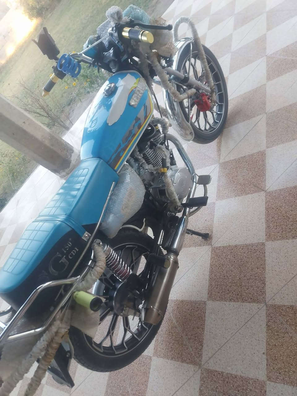 سلام عليكم دراجه سيفان البيع موديل 24دراجه مكفوله من التاير ال تاير مكاني ديالى دلي عباس السعر خاص ‭٠٧٧٧ ٠٢٠ ٢٦٠٩‬
