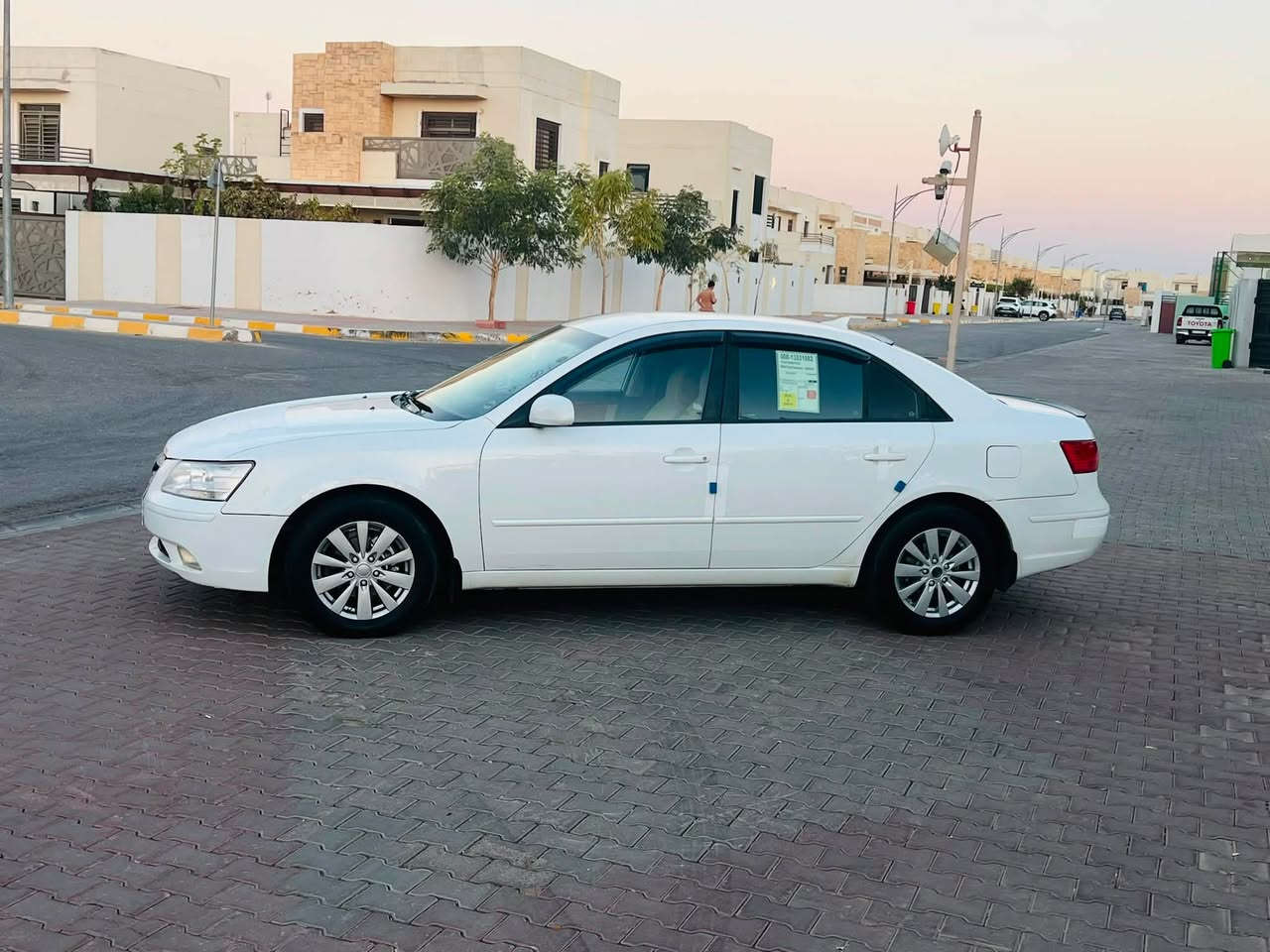السلام عليكم 
سوناتا للبيع 
موديل 2010 
رقم أربيل دولي شرط التحويل والغرامات 
محرك 2400  دوش المرغوب 
موصفات 
نص فول معروفه 
كير محرك شرط على وضع الشركه ما ممدود عليه سبانه 
صدر جديد 
تخم تاير جديد 
تبريد ثلج 
كهربائيات كله شغاله ما ملعوب بيه 
تراي للبصره 
بيه فقط باب عكس السايق مبدل بدون داخل++ بيه ٤ مكانات صبغ اثر تكشير شرط بدون قطره معجون أو تصليح شبر بكصه البنيد + شبر بلقماره + جاملغ وباب للعلم السياره ليبل واحد بدون فتح برغي 
#السعر 96  وبيه مجال للشراي 
مكان السياره تكريت 
رجائآ لا تعاملني بلتلفون 
للاستفسار الاتصال على الرقم ***********
