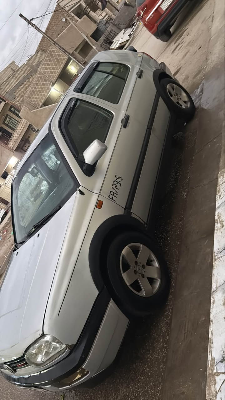 كولف 92
‎ محرك 2000 كير اوتو   
‎كهربائيات. وتفاصيلها كل على  وضع الشركه ما ملعوب بيها 
‎طبعا السياره  صدرها امامي خلفي     
‎كير مكينه تمام 
‎تبريد ثلج شغاله.  
‎ ويل رياضي وتخم تاير   
‎ غرفتها نظيفه 
‎السياره كاملها مكمله اي نقص ما بيها  
‎رايده 42 وبيها مجال بسيط
‎مكاني الدوره  *********** بغداد, العراق
