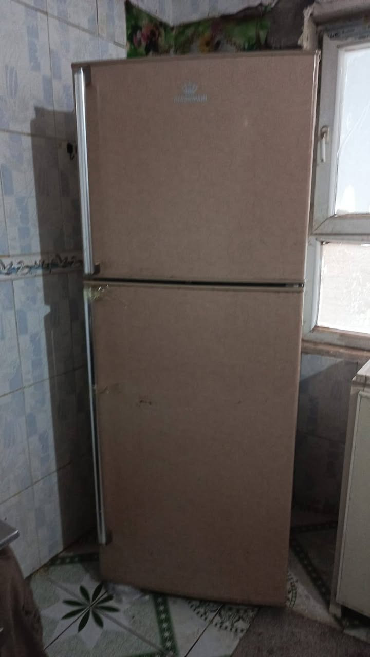 السلام عليكم ورحمة الله
عندب اثاث مستعمل بيت كامل 
راح انزل صور و الي يحب يتصل او واتساب و يدلل
***********

ايضا مبرادات ٣ ثنين حديد 
واحد بلاستك 
دراجه رياضه
