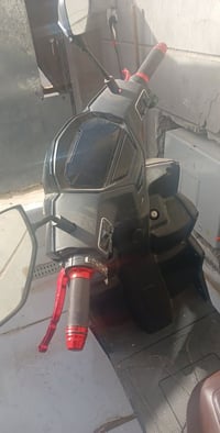 دراجة شحن جديدة مستخدمة شهر السعر مليوم و٢٠٠ وبيها مجال 07893804479الخ...