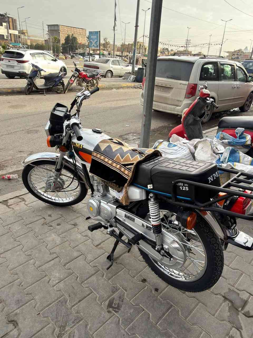 سلام عليكم
دراجه 4 كير امتياز  مديل2027 جديد نازله من المعرض 

دراجه نضيفه ما مفتوح 
غراض كله شلامجه وغراضه موجوده 
اوراق الدراجه اسكنر 
العنوان :كربلاء 
السعر :700وبيه مجال 
للستفسار :وتساب وهاتف فقط *********** 
الموشراي لايدخل 🤍
