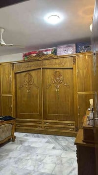 غرف نوم صاج تكمه مليون ونص  و شاشه 55 جديده 400  07886904197