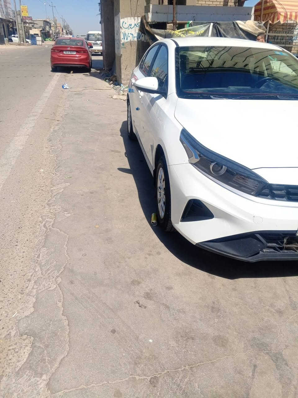 سيراتو 24 خليجي محرك 1600 دوش
مكفولة كفالة عامة ماشيه 24الف 
رقم بغداد بسمي داخل لونين السعر170
***********
***********
