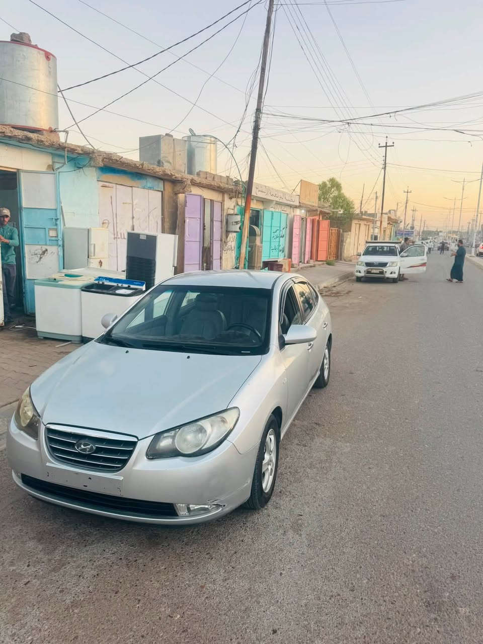 للبيع السياره نضافه فول صدر كير محرك كلو شرط جوز تواير خلفي ومامي جديد سياره حيل نضيفه ما تحط عليه برغي لستفسار رقم الهاتف ***********
