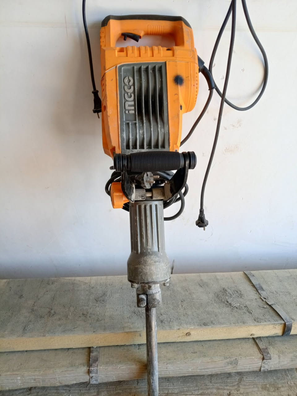 📢⭕سلام عليكم محلاظة /البيع مستعجل
سكله للبيع في كربلاء
اخي اذا ماتفيدك لاتكول اجيك ومتجي 
ابيع شلعه كامله لا تخابر على حاجات فرادي المحتويات
 ✅قفص كامل ( 11  ) 
✅مولدات عدد( 1 ) 
كسارات عدد ( 1 )
✅دريلات همر عدد ( 1 )
دريل بريمه عدد( 2 ) أنجيكو 
✅كوسره كبيره عدد ( 2 )
✅كوسرة صغيره عدد ( 1 )
روبن عدد ( 2 )
✅صوندة روبن كبيرة وصغيرة الحجم 
✅عربانه عدد ( 3 )
براميل حديد عدد ( 5 ) 
✅حادله الكبيره +  ( 1 )
✅درج سلايت عدد ( 3 ) 5 يفتح (10) الكل 
✅منجنيق ابو متر ونص عدد ( 2 )
✅منجنيق ابو مترين عدد ( 1 )
منجنيق ابو مترين ونص عدد ( 3 )
✅دراب خشب 4 متر عدد ( 15)
قزمة عدد ( 2 )
✅جاكوج ابو ال ( 10 ) 
✅براميل ماي حجم كبير عدد ( 2 ) + براميل ماي حجم صغير عدد ( 2 )
✅كرك نوعية  أصلي عدد ( 3 )
كرك  نوعية عادي عدد( 1 )
✅سيار 50 متر + 25 
✅كاوية نوعية أصلي ما مستخدمه 

للستفسار الاتصال على. الرقم
***********
***********
