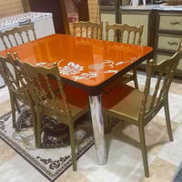 ميز طعام • ٦ كراسي