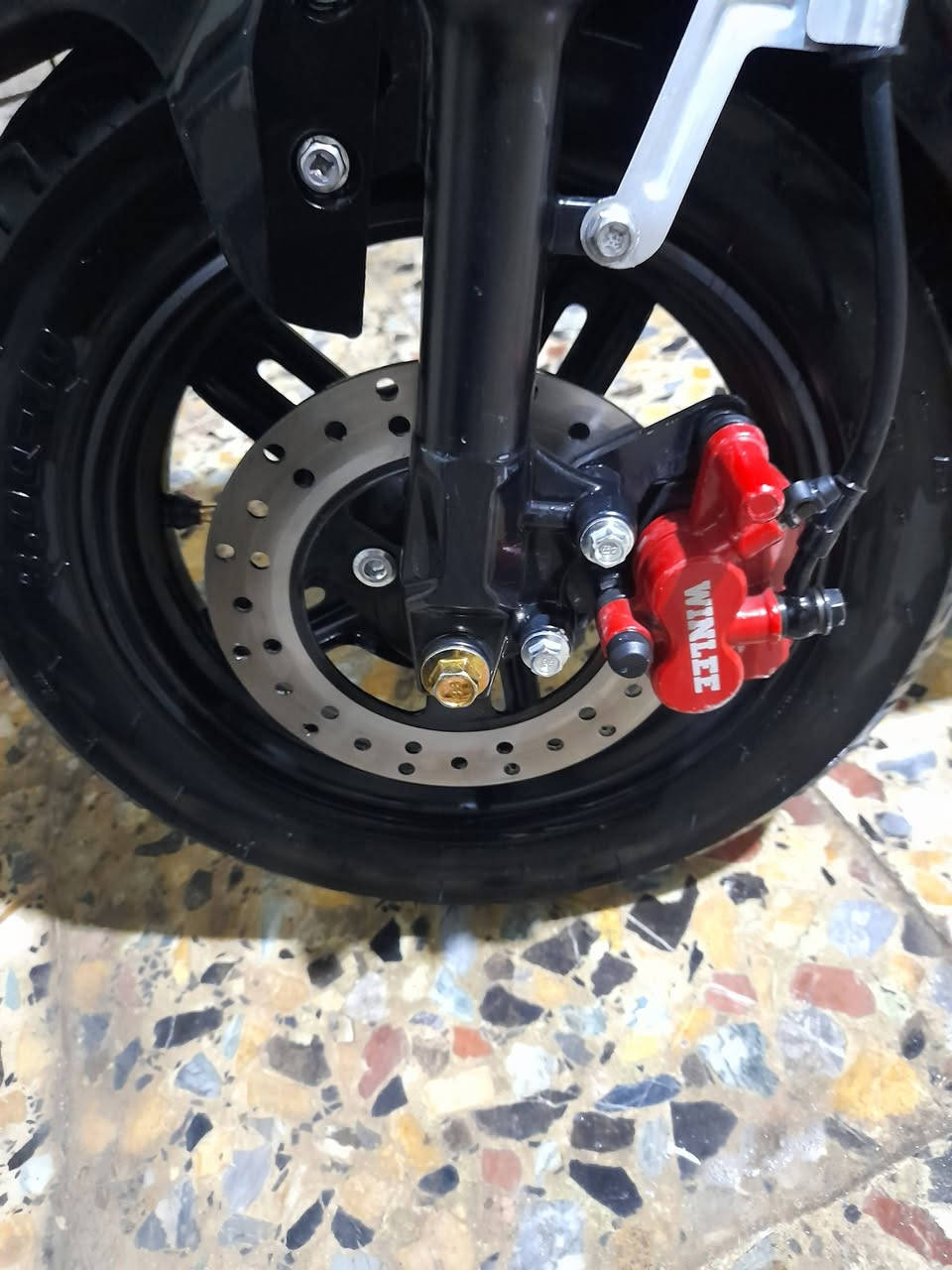 دراجه نوع r9  إلى البيع المواصفات كامل على هاذا الرقم واتساب ***********
