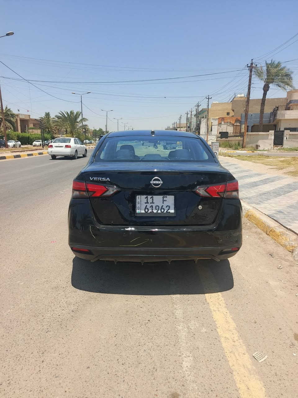 السلام عليكم نيسان فيرسا موديل 2025 الشكل مكسيكي وراد امريكي رقم بغداد دولي  ضررها بنيد بدون دواخل طخه خلفيه خفيفه   مكينه وكير وحداديه وتبريد وتخم تاير على وضع الشركه ماشيه 18الف ..
 ملاحظة ،///السيارة دخول شهداء .. دخول شهداء 
  ///والبنيد بعده ما مصبوغ وصور الحادث مرفقة مع الصور 
والسعر١١٨$ قابل للتفاوض مكانها بغداد الغزالية قرب معمل الغاز الشارع العام الرئيسي ورقم الهاتف ***********
