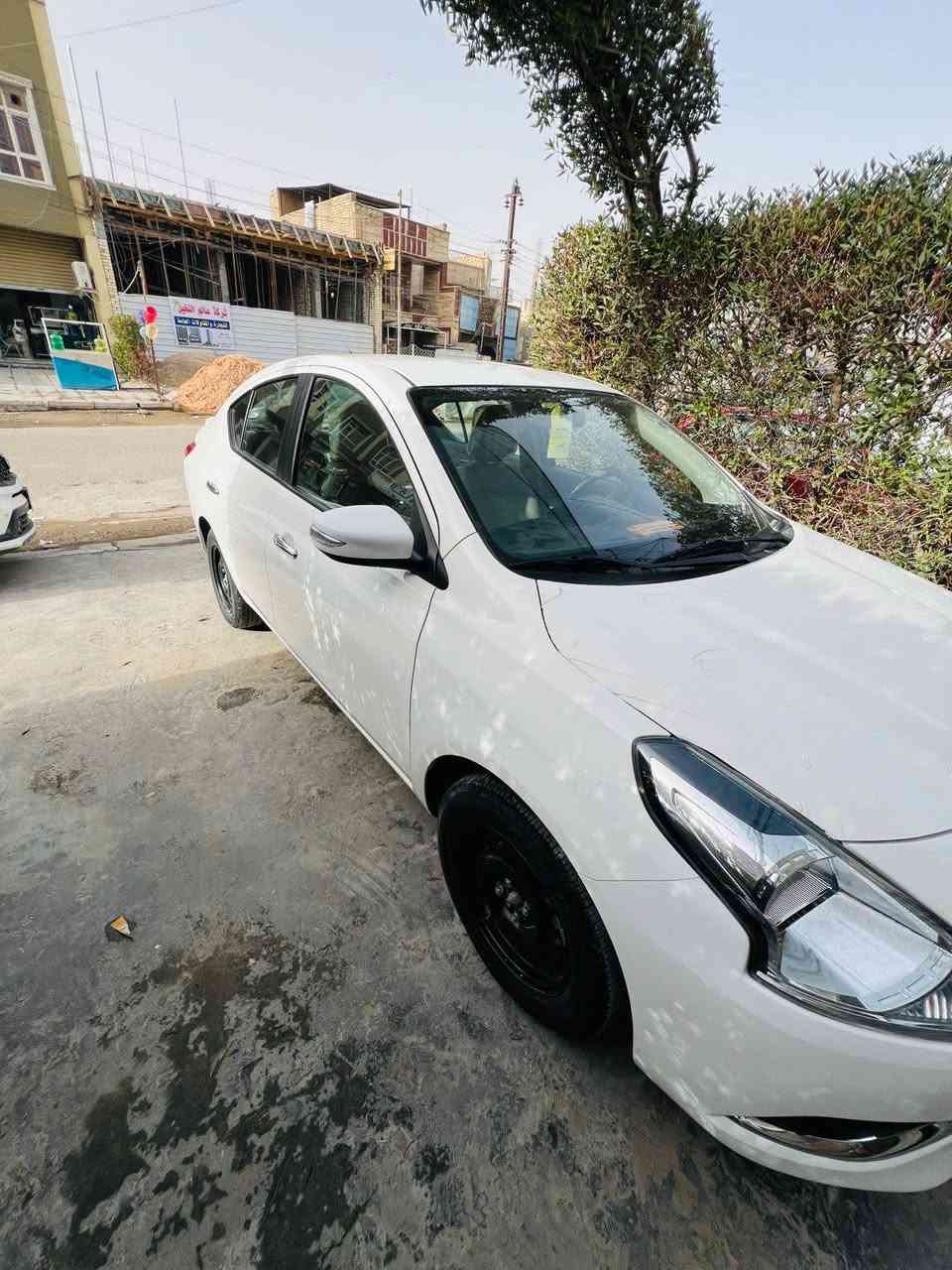 السلام عليكم
نيسان سني موديل 2025 للبيع رقم شمالي (اربيل)

ماشية 15 الف فقط مكفوله عدى كم رصعة بسيطة وممبينه السياره فول مواصفات دبل سويج ريمونت كونترول، شاشة وكاميرا وتحكم ستيرن جهتين، يدات نيكل، اربعة جام كهرباء، قطعتين تبريد، سبويلر وبروجكتر وحساسات خلفية

مداخل USB عدد 2، سبير مانازل 
مكانها بغداد 
السعر 122 وبيها مجال 

للاستفسار الاتصال على الرقم:

***********

متوفراتصال فقط
