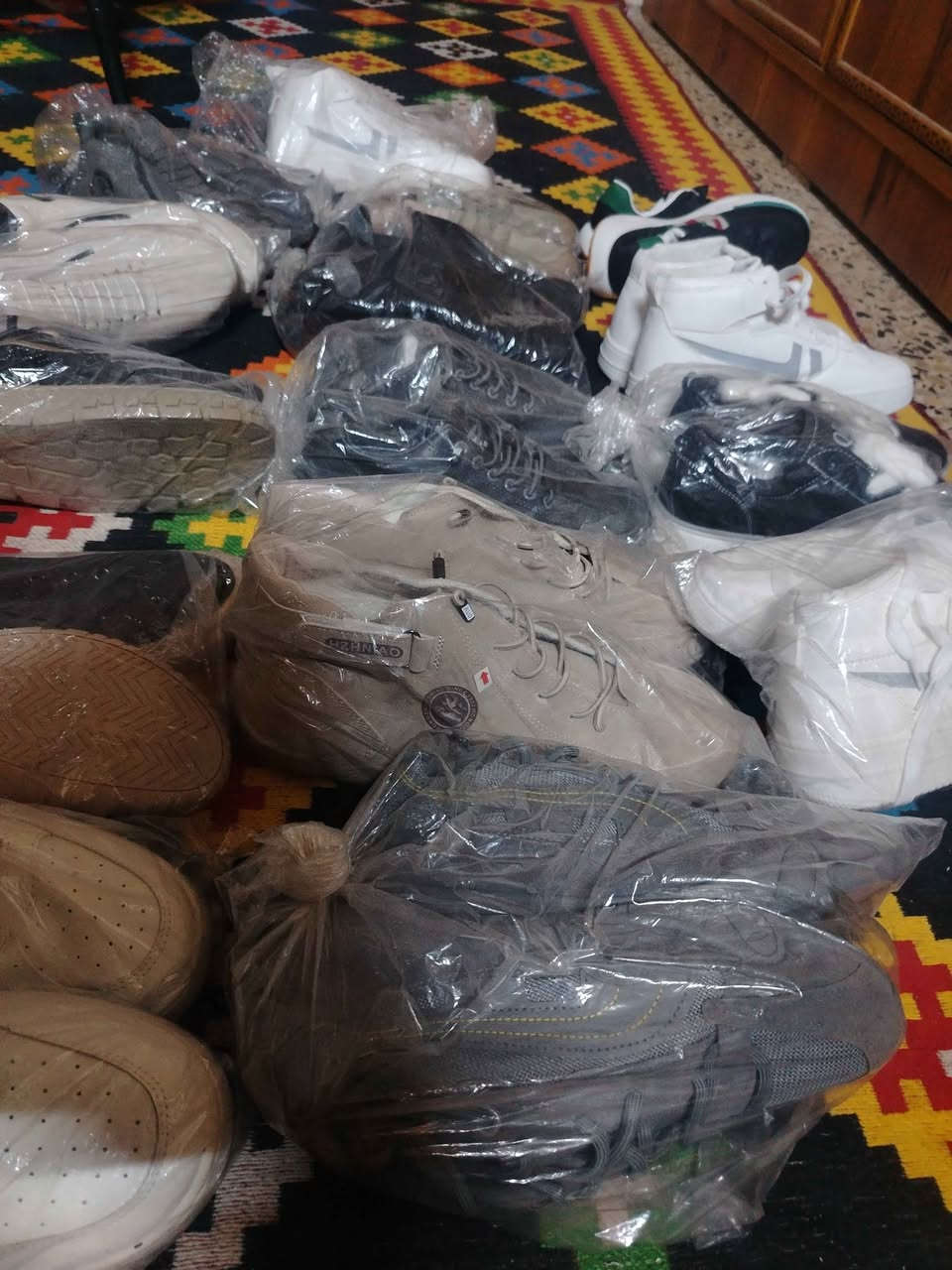 سلام عليكم
احذيه باله غير ملبوس
جديد بعده 15 زوج
ابيع شلعه خلي سعرك وبلا العافيه

مكاني بغداد حي أو متوفر توصيل
هنه وشليف مالتهن بغداد, العراق


**إذا كنت صاحب هذا الإعلان وتريد حذفه لأي سبب، رجاءا أرسل رسالة إلى الدعم الفني**