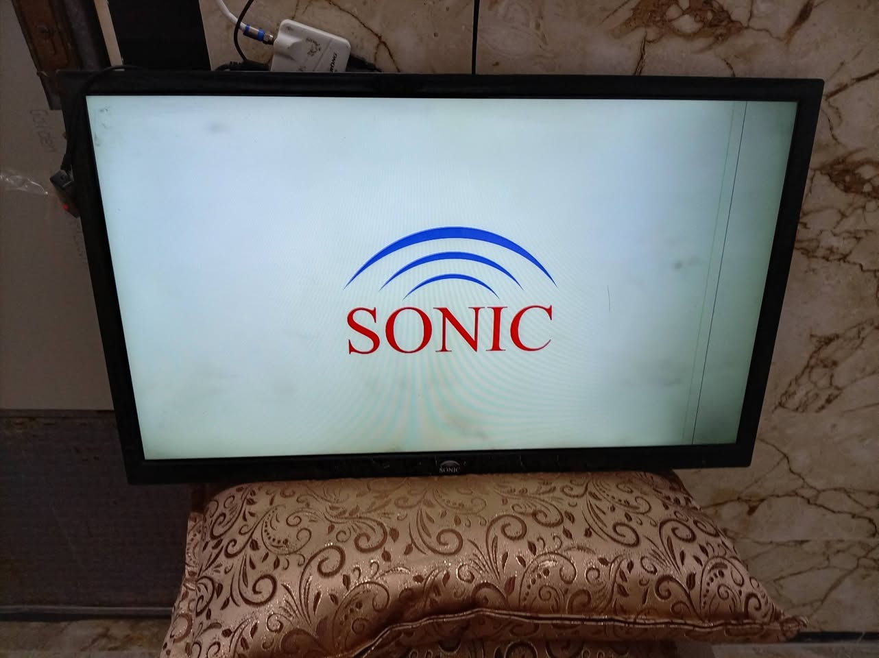 شاشه بلازمه حجم 32 بدون نت شغاله السعر 60وبيها مجال العنوان الاربجيه
***********
