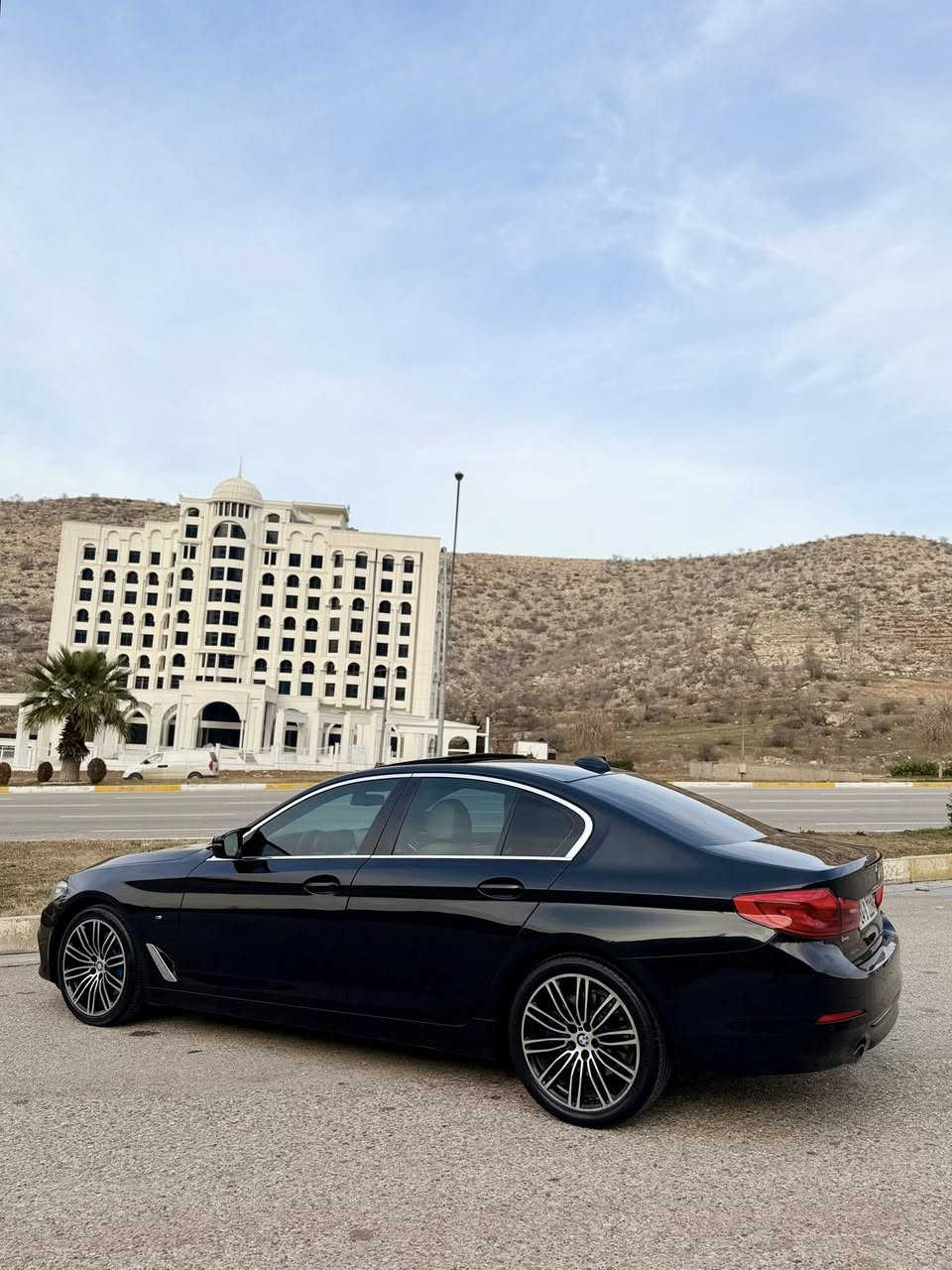 رقم السيارة : دهوك
موقع السيارة :دهوك
نوع السيارة :بي ايم 
موديل السيارة :2019
المسافة المقطوعة:120mi
مواصفات:سيارا موصفات m فول فول صندوك كهربائي فتحة سقف داتاشو تحكم بالصوت عن بعد كشن خزن ستيرن تدفئه مع الكشنات الاماميه فتل رادار السياره كلين بدون اي ضرر شرط من الدعاميه لي الدعاميه بدون صبغ وتعديل داخل جلد عسلي الرقم والسنويه جديده هزة جديده السياره ماينرادلها اي مصرف حيل نظيفه كير و مكينه بشرط 
سعر: 268$و بيها مجال بسيط
للأستفسار :*********** واتساب فايبر كورك
