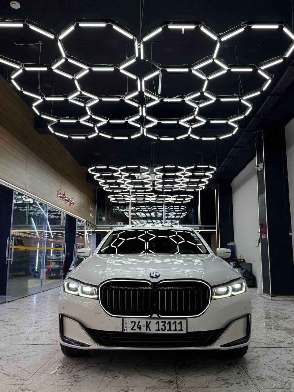 BMW 740i 2022
مواصفات فول للاخير 2022 حجم 740i مميزة جدا 
ابيض صدفي 
 سونار موجود فقط شبر جملغ صبغ 
أرقى وأفخم نسخة تقدمها شركة
 BMW
  من حيث التخصيص وتفاصيل كثيرة جدا  من الفخامة الداخلية والخارجية والتفاصيل الكثيرة 
الحجم الرئاسي BMW 740 – موديل 2022 
محرك V6  3.0 توين  توربو 
بانزين ارغب محرك بيها 
محرك جبار ماشاء الله من ناحية النعومة والسحب وبنفس الوقت اقتصادي
‎
المواصفات:
ViP باب طويل خلفي يعني رئاسي 
‎فول مواصفات 1/1
بانوراما 
‎رادار امامي وجانبي وخلفي  لمسافة الطريق
‎داخله مشمشي     
جميع الابواب والصندوك شفط ‎
كوشنات ديزاينو
‎خمس كاميرات
مع نضام ركن الية وقيادة ذاتية 
‎نظام داتا شو مقابل السايق 
بردات ابواب كهرباء 
‎حساسات 360 درجة ،
شغال عن بعد 
‎بصمة إلكترونية
‎لايتات زينون متحركة مع ستيرن
‎مرايات رادار
‎ويل حجم 20 إنج بلادي
‎فتحه 

انظمة قيادة سبورت وجبلي وايكو 
اقتصادي وكثير جدا من الانظمة
‎تحكم ستيرن فوليوم
 

‎نظام Auto Stop
‎إنارة داخلية 10 ألوان LED
‎نظام تعليق هيدروليك (الجگات تصعد وتنزل)
شاحن واير ليس 
يعني مليانه مواصفات للاخير بيها بعد هواي ناسي اذكرهن 

السياره للامانه ترايها كأنما صفر من جميع النواحي 

‎السيارة حادثها بسيط    محرك الى كافة التفاصيل استخدام 
نصبة السيارة ووضعه جدا جدا حلوه للامانه من داخل وخارج وباقي التفاصيل الاخرى 

تحويل مباشر باسم المشتري

الموقع : بغداد 
 
***********  واتساب متوفر ***********
متوفره كافة تفاصيل السيارة على واتساب اكر, نينوى
