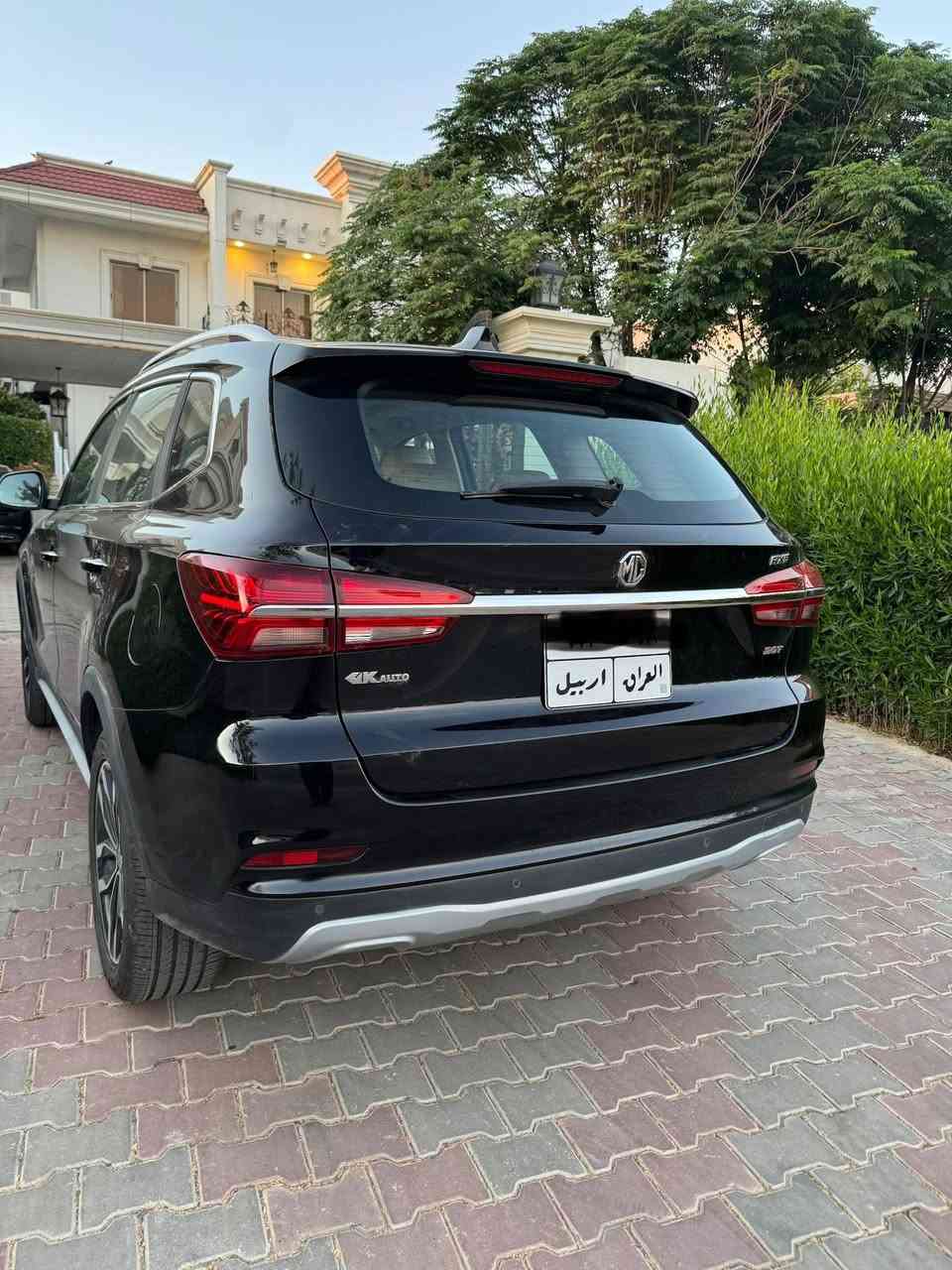 سلام عليكم سياره MG RX5 موديل ٢٠٢١ luxury 
-المحرك 1.5 turbo 
-السياره من الشركه و الايرباكات كلهه سليمه 
-بيهه ٣ قطع و غيرناهم من الشركه 
-٤ اطارات جديده 
-الكشنات جلد 
-الكير و المحرك ممتازين 
- اللون اسود 
-رقم اربيل 
-للاستفسار ***********
