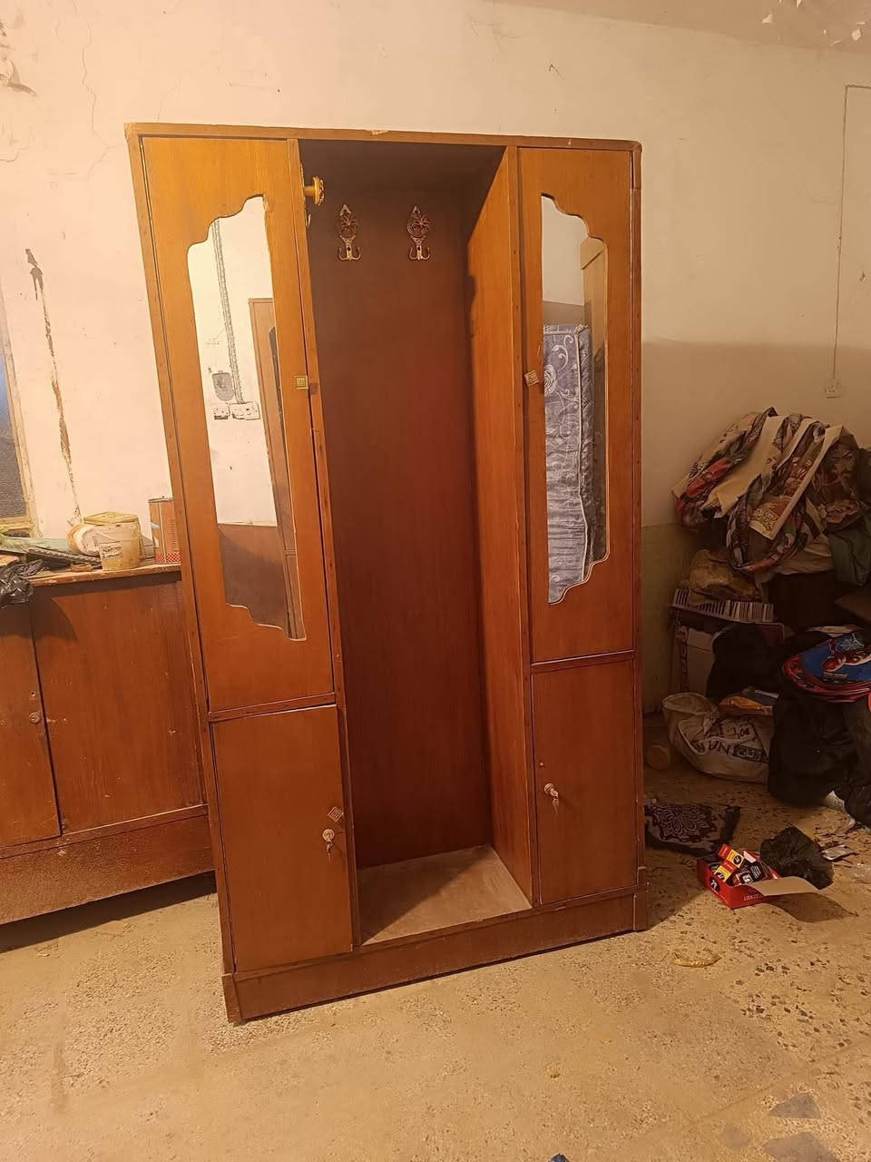 زوايا توج غرف 
مستخدم 

***********
