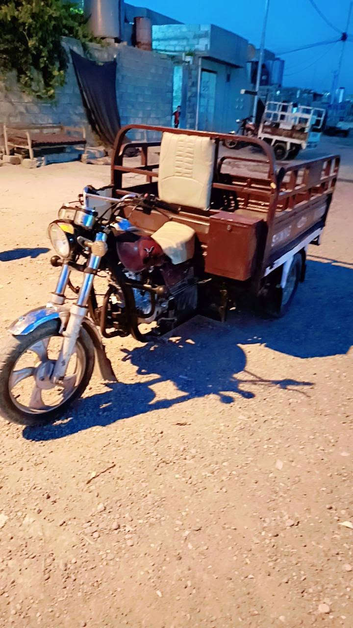 ستوته موديل 16 كلها شغاله سلف  وايرمنيه منفيس اصلي  محرك  نظيف شاصي شرط السعر 775 بيها  مجال.   خابر عل رقم الستوته مو الي// ***********
