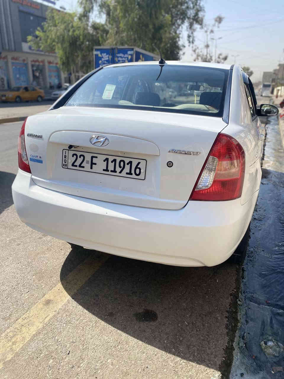 السلام عليكم. 
اكسنت 2010 مكينه 16.شرط 
بدون ضرر بيها صبغ دوسه فقط 
السياره جديده ومال بيت طخم
امامي وخلفي جديد تايرات جدد
سياره ماتصرف عليها ربع جاهزه
من كل شي كابون بازين بيها
السعر 105.وبيها مجال
شي قليل. 
***********
