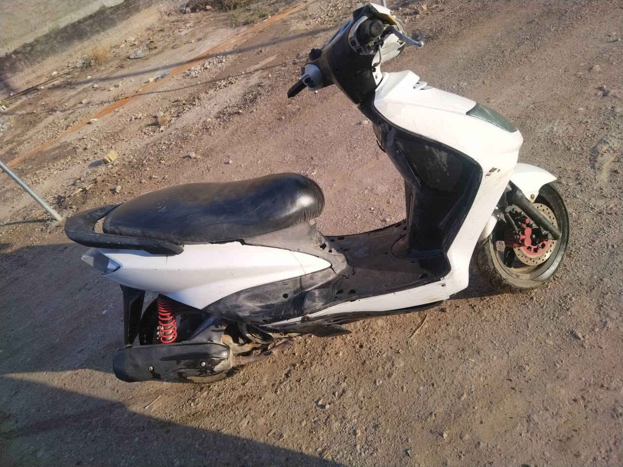 السلام عليكم دراجه سكنس نثيه للبيع للتواصل***********
