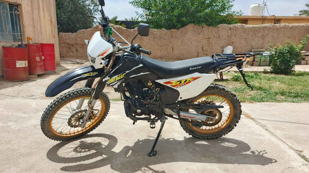 السلام عليكم
للبيع قفاز

موديل 24

محرك 250cc شرط ما مفتوح 

كهربائيّاته كلها شغاله 

بريكاته امامي خلفي شرط 

سلف شرط نگره 

ملاحضه الموطور وضع شركه 💁🏻

مكاني ديالى طريق دلي عباس قريه العجيمي
السعر مليون و350 بي مجال 

رقم الهاتف ***********

