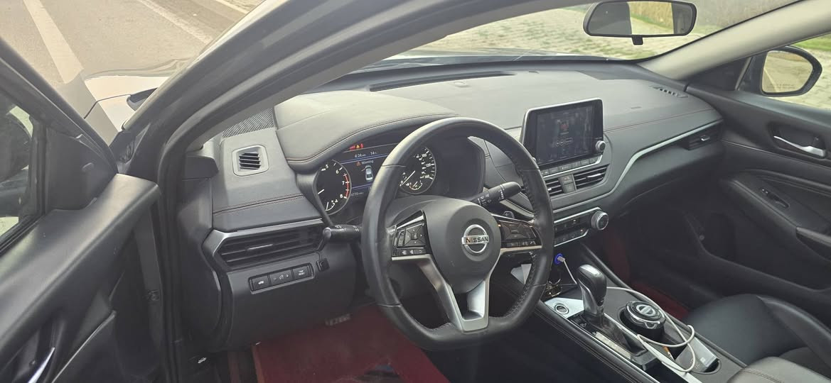 SR 2021اNissan altima 

السياره بيها بابين صفحة السايق مبدل بلاد يعني بدون صبغ 
دوسة السايق صبغ وشويه عالهلال فقط 

لكاميرا الخلفية

شفتات سرعه 

التحكم على المنحدرات

مستشعر وقوف

بصمة

ابواب بصمه 

مثبت السرعة

مرايا جانبية كهربائية

شاشة

مراقبة النقطة العمياء

مقاعد كهربائية

8 وسادة هوائية

مصابيح زينون الأمامية

مانع الانزلاق

أبل كاربلاي

التشغيل عن بعد

ABS

رادار

نظام مانع السرقة

الضوء العالي التلقائي

حساسات ضغط الإطارات

نظام تنبيه السائق

بيها بطاقة بانزين

سعر 159 ومجال قليل 

مكان السياره كركوك 

*********** بي واتساب هم كركوك, العراق

