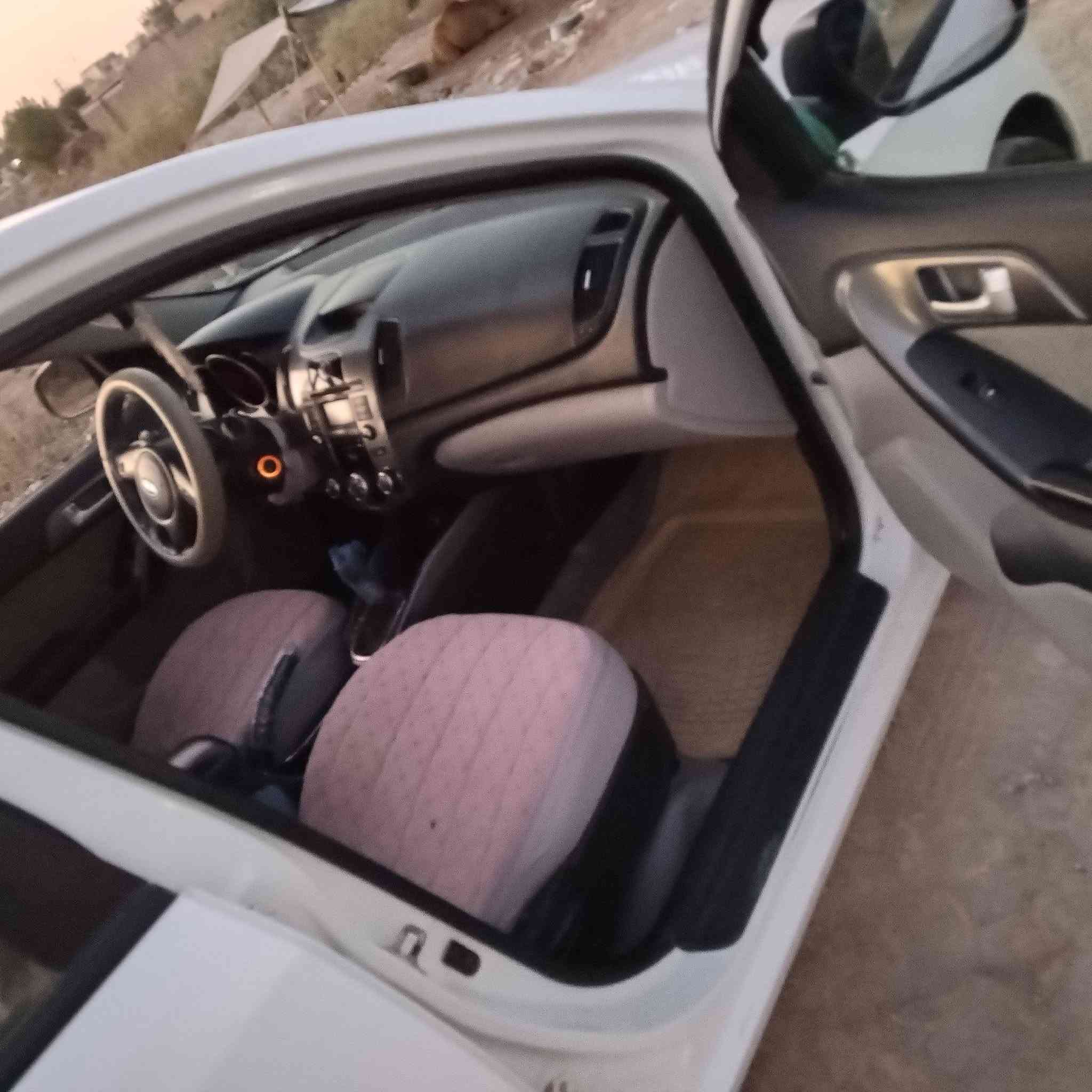 موديل 13 خليجيه
مكينة 1600 لاتنقيص لاتبخير
سياره مكفوله كفاله عامه
تبريد ثلج 
حداديه تخم تاير كله جديد
سياره نظيفه بمعنئ الكلمه
العنوان الديوانية الحمزه الشرقي 
السعر 109
***********
