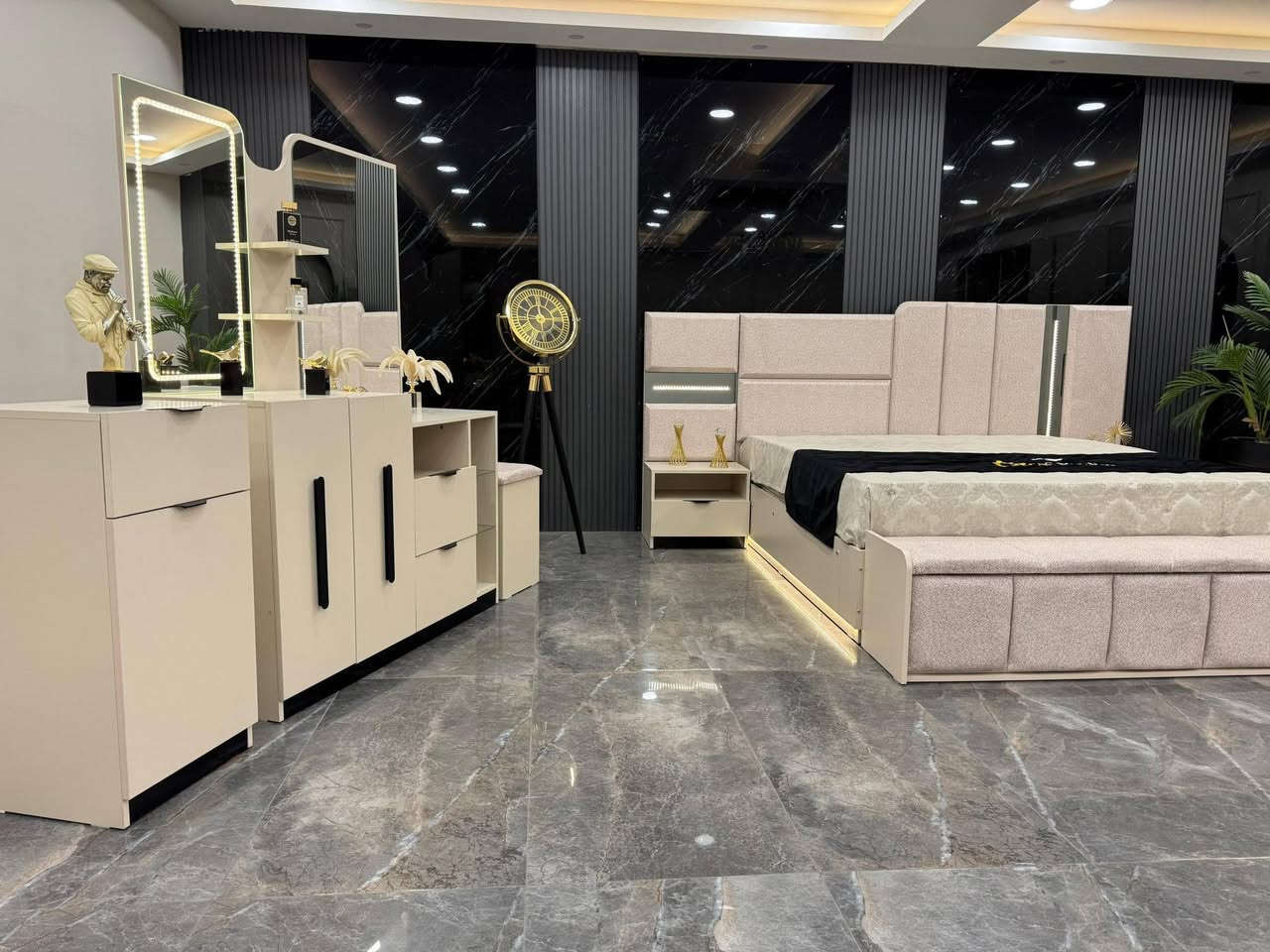 *موديل  هوليدي       المودرن*

*10 قطع              كنتور ملحق320*

*ابواب كنتور هايدروليك*

*مجرات الغرفه هيدروليك*

*1- ضهر بلوك*

*2- برغي وچوي حديد*
  
*سرير  مخزن*

*5- شغل درجه اولى*

*السعر🔥 ( مليون و 800   )الف*🔥


**إذا كنت صاحب هذا الإعلان وتريد حذفه لأي سبب، رجاءا أرسل رسالة إلى الدعم الفني**