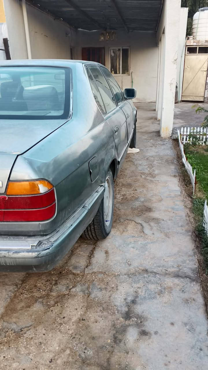 سلام عليكم 
BMW
موديل 1991
الحجم 730 كير عادي   
الرقم  النجف بسمي تحويل ثاني يوم 
كير محرك شرط بجيس 
تواير نص عمر 
السياره يرادله ترتيب 
صدر نص عمر 
مكان ابوغريب

الهاتف 
*********** واتس
*********** واتس

السعر 35$.  او     مراوس بكيا حمل
