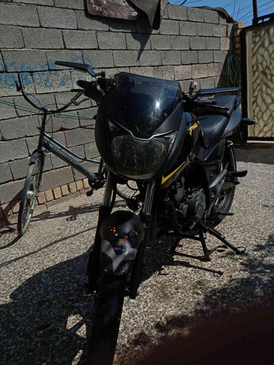 بسبب الوعود الكاذبه اعيد النشر عيب تره ... مستعجل ع البيع ضروف خاصه 
🔥 للبيع دراجة Bajaj Pulsar 150cc موديل 2023
📌 سعة المحرك: 150cc

📌 اللون: أسود

📌 الأوراق: بدون سبب تلف 

💰 السعر المطلوب: 950 وبي مجال 

💰 السعر قابل للتفاوض للجادين فقط

📍 الموقع: بغداد الشعب

📞 التواصل: اتصل ***********
