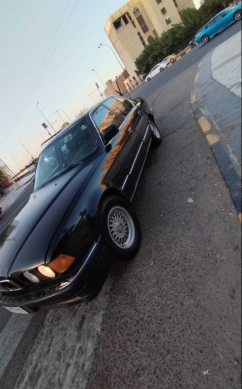 بي ام  735 موديل 90 رقم بغداد مشروع وطني  تحويل مباشر كير مكينه خير من الله تبريد شغال نقص بس غاز  سلايت كله شغال مكاني الكرخ  شارع حيفا الرقم *********** السعر 38
