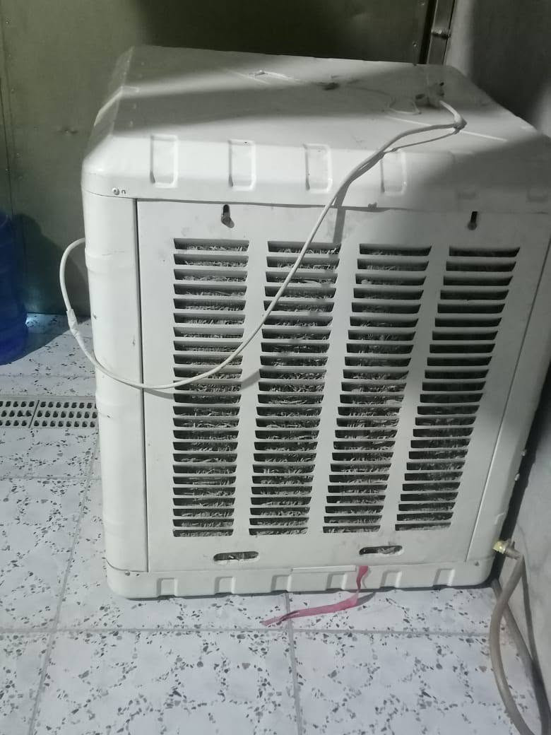 كنفيره البيع نضيفه  كلش
ب 175 بيه مجال الاستفسار 
‏‪***********‬‏
 وكشر مبرده حديد نضيف   ب 65 بي مجال

