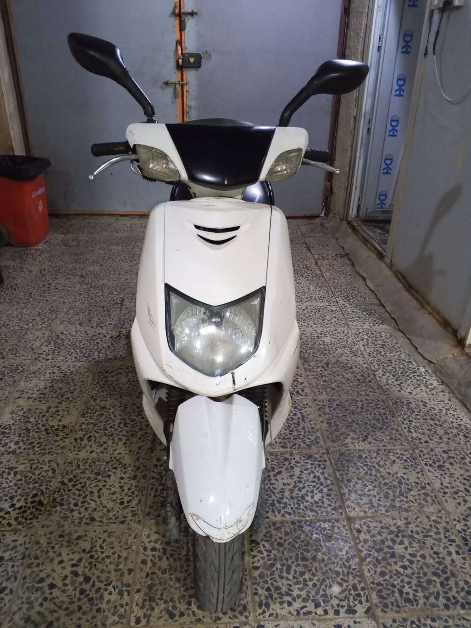 دراجه سكنس نثية 110 ياباني للبيع دراجه نكرة سلف بأي وقت كهربائيات كامله شغالات مابيها اي شي
الدراجه قبل ساعه  بدلت الكابريتر مالتها كامت اذب عندي دخان بيضة تبين فقط من تخلي الضوه جوة الصالنصة ومن تقفل سكليتر بيها اذب دخان مو قوي ضعيف //المكان بغداد حسينيه الراشدية///للتواصل : *********** أو مازنجر متواجد  
 ///السعر 275 الف وبيها مجال قليل
