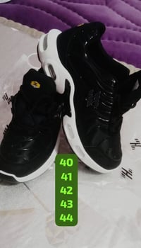 نمرة 44 • ملابس