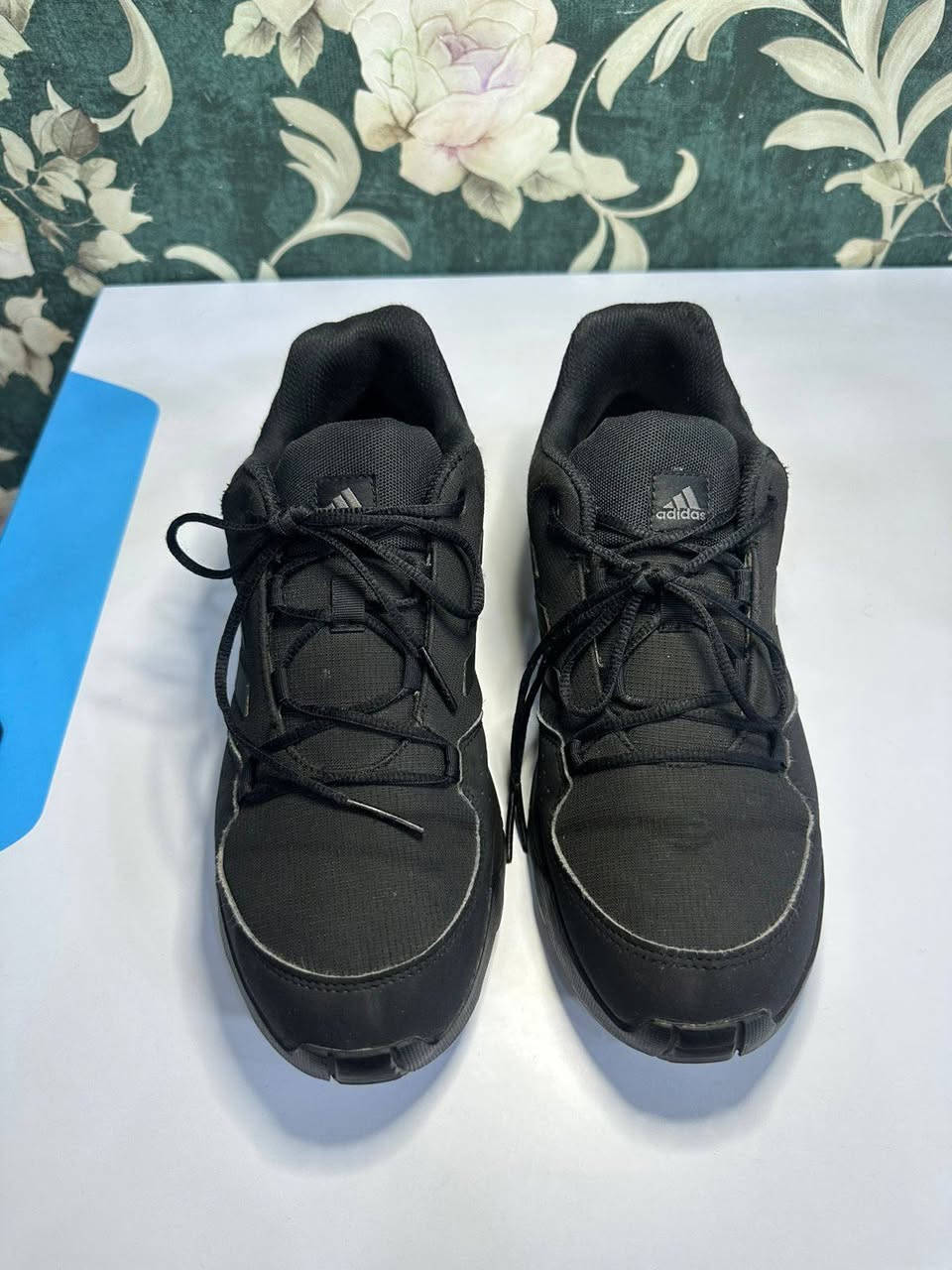 اديداس قياس 40 
طول القدم 25.5
اصلي وكالة 
السعر 15


**إذا كنت صاحب هذا الإعلان وتريد حذفه لأي سبب، رجاءا أرسل رسالة إلى الدعم الفني**