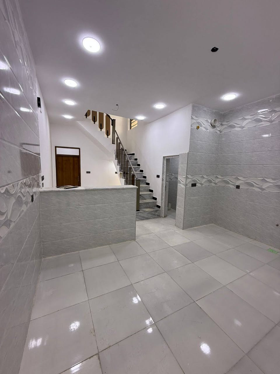 دارين البيع طابقين المساحه 100 متر طابو صرف في الجمعيات الولئ   قرب الصيانه الكهرباء  السعر ب ١٣٠   وبي مجال  ***********
