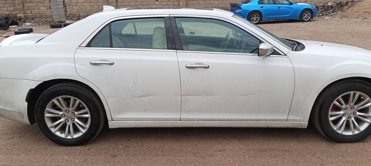 السلام وعليكم
أوباما 2016اصل كندي فئه C
ماشيه 143ميل حقيقي حادثه باب مبدل جه العبري مواصفات تبريد تتدفئه كشنات 
خزن برده خلفيه تشغيل عن بعد داخل بيجي وبعد بيه مواصفات C معروفه تبريد تدفئه خير من الله تايرات نوع نكسن كوري توه شادهن باتري توه شاده الأصلي حداديه جديده موبر الأصلي سنويه بسمي ثاني يوم تحويل تنتهي 2028 والسعر 190بيه مجال بسيط ***********
