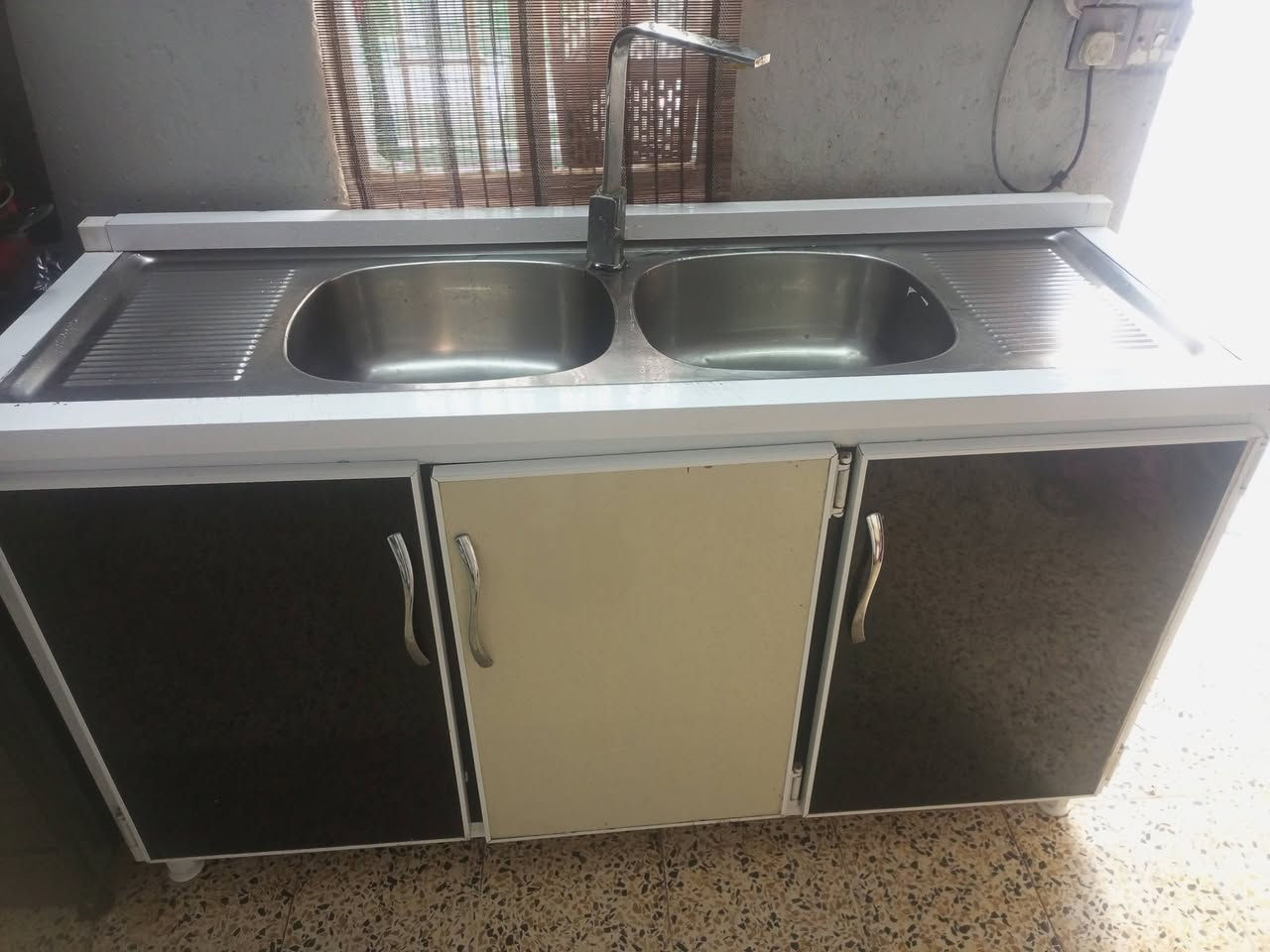 سنك حوضين اي عيب مابي سعر 85الف ***********
