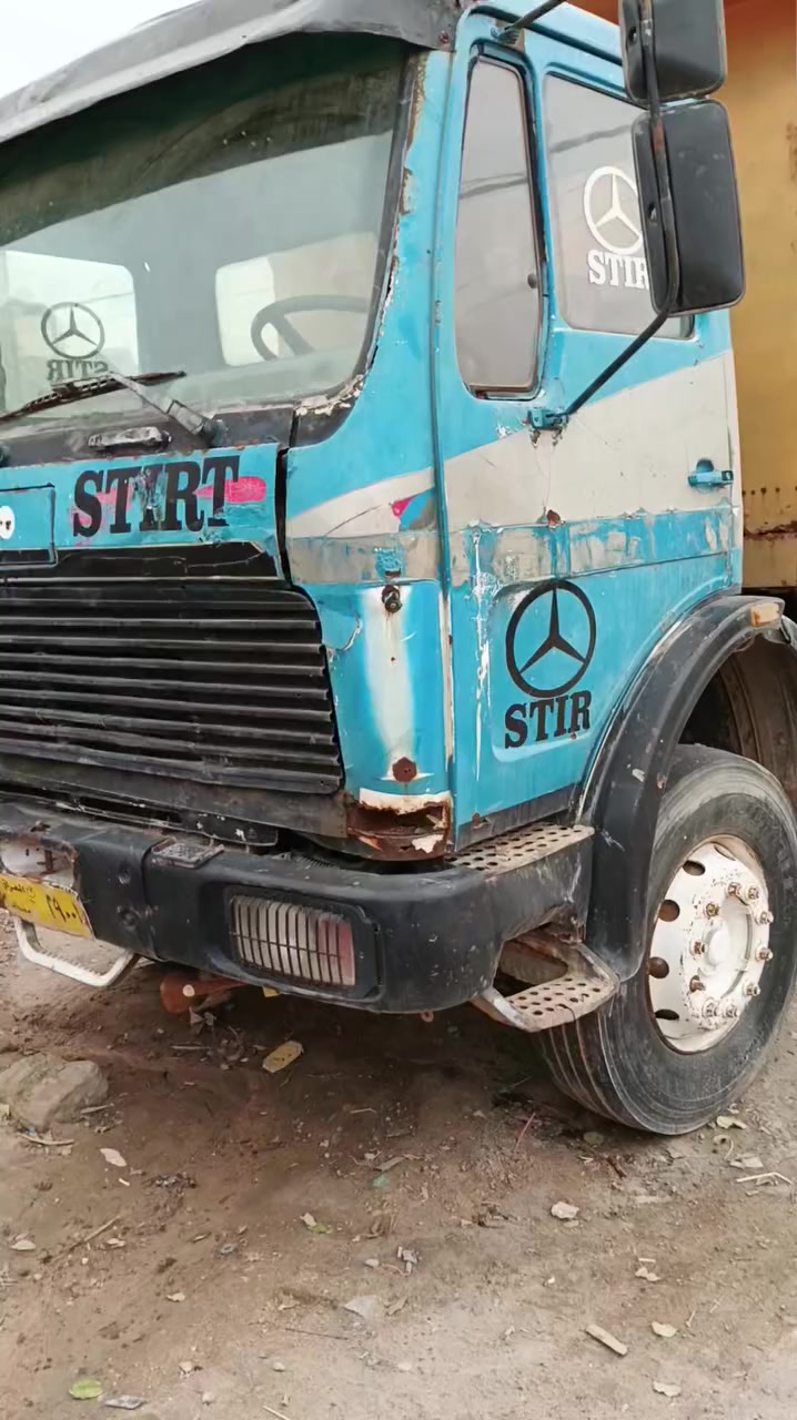 السلام عليكم سياره للبيع قلاب موديل 75 كير 130 مكينه 8 لا تنقص ولا تبخر شاصي مكفول  رقم بغداد سياره جاهزه للشغل سعر 115 بها مجال ***********
