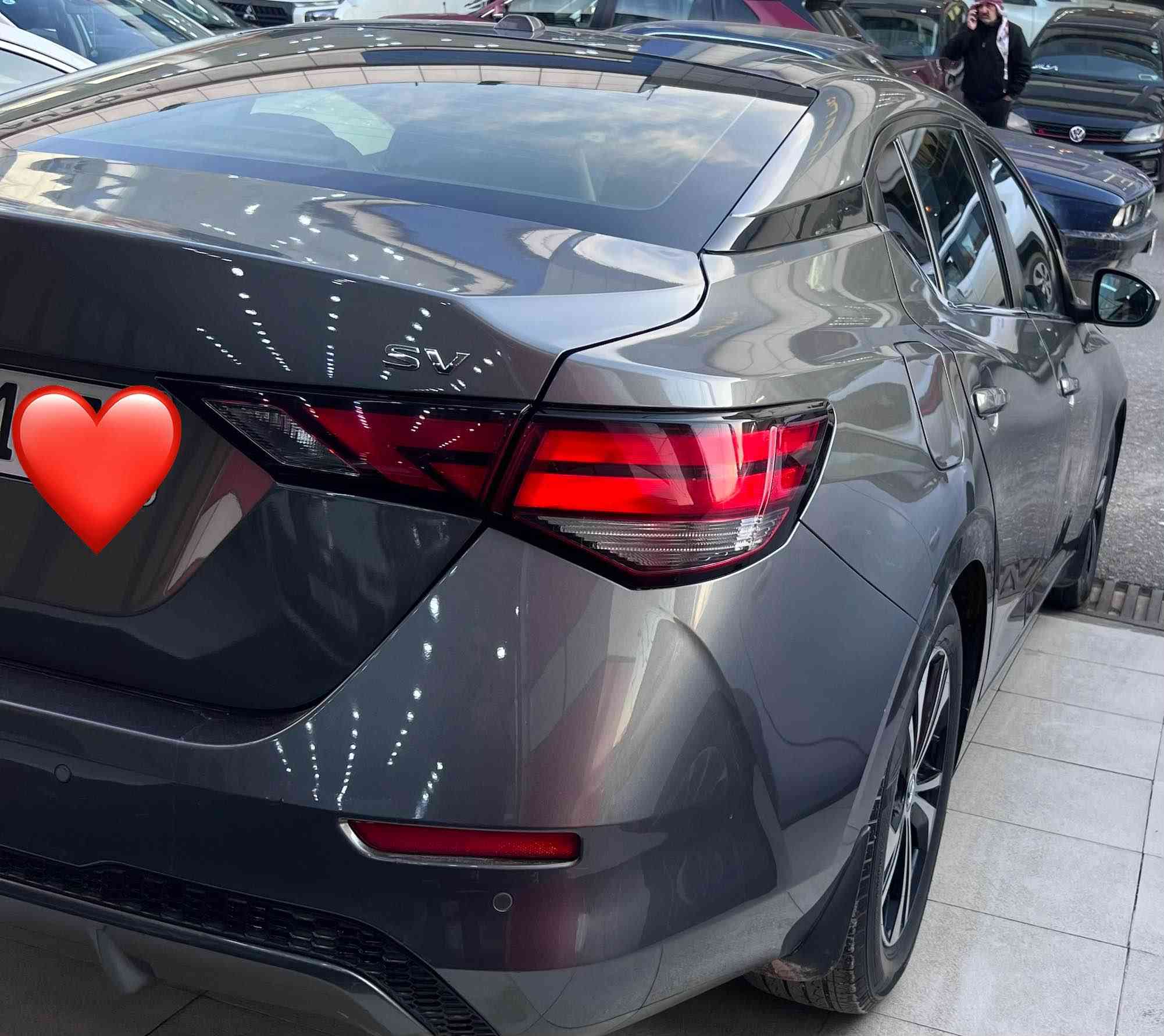 نيسان سنترا موديل 2021
ماشيه 60 الف مايل
مواصفات SV فول بس بدون فتحه 
شاشه كاميره رادارامامي رادارخلفي 
مرايا رادار سكان تحكم 
مانع تزلق مسار طريق تحديد سرعه 
بيها 3 قطع صبغ بيها تعديل بل باب 
بدون دواخل بدون شاصي
  سعر 123$ بيها مجال رقم سنويه جديد 
مكان السياره دهوك 
رقم تلفون *********** دهوك, العراق
