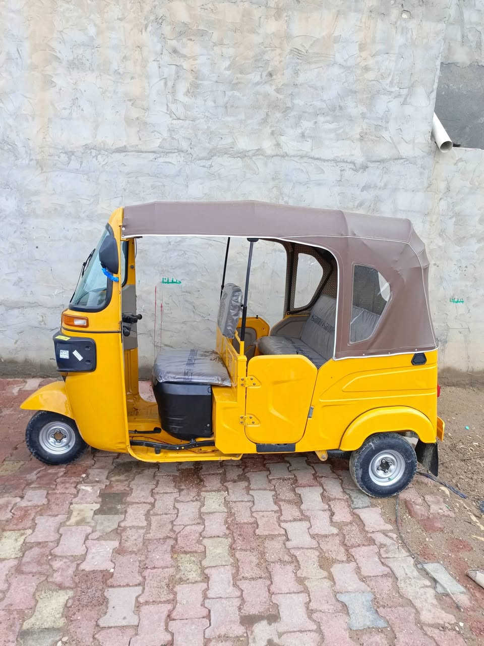 سلام عليكم تكتك للبيع مديل 22كفاله عمه كشره ومكينه مكن دور النفط الاتصال ***********
