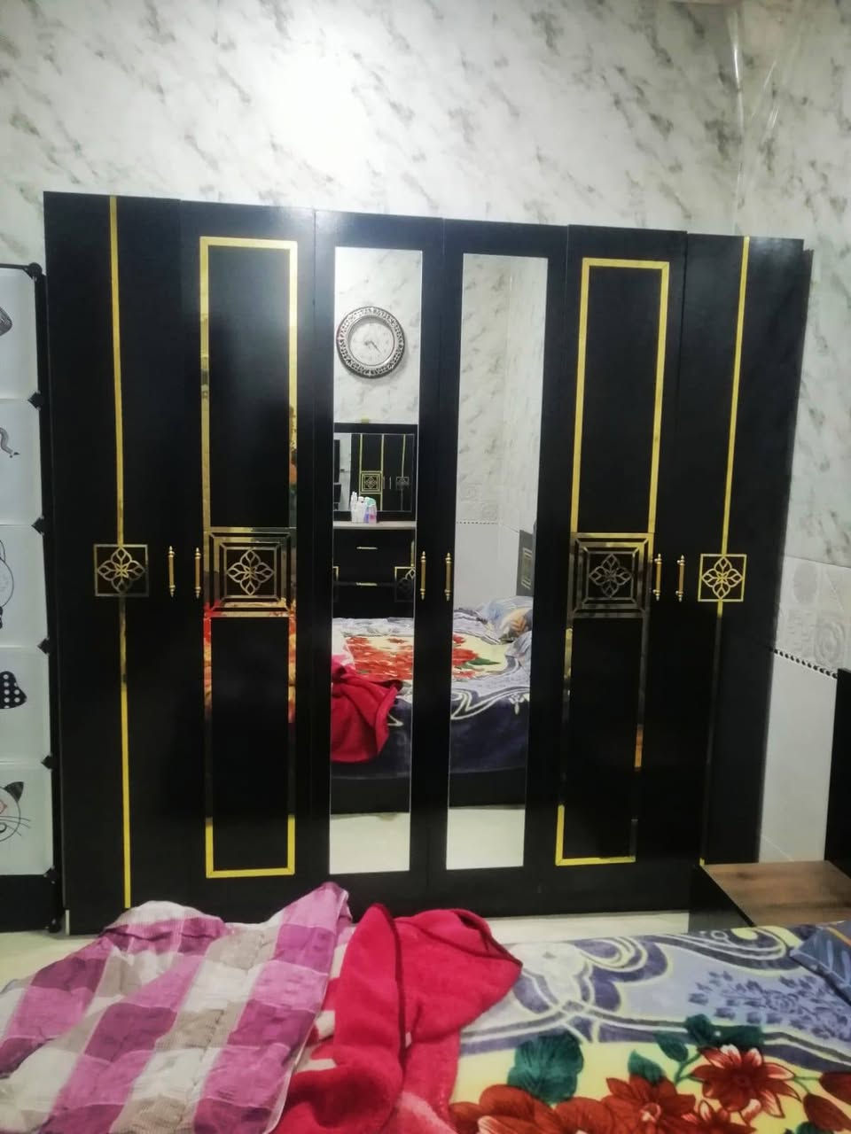 غرفة نوم تركي جديد مستخدم شهرين فقط // ست قطع
كنتور / ميز تواليت / كومديات اثنين / سرير مع دوشك ضغط بلوك / / السعر 600 الف قفل مع التوصيل
/////مكاني كلار///// ***********
