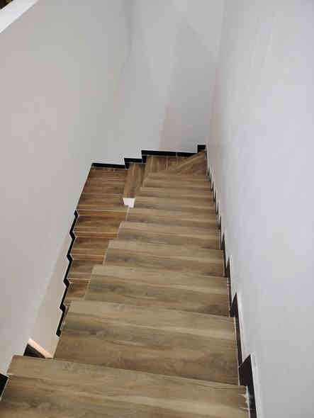 بيت مع محل للبيع بناء جديد ركن يصلح عيادة 
بغداد البلديات المعسكر قرب صورة السيد
للستفسار ***********
